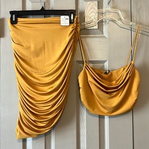 Simply Sexy Ruched Mini Skirt Set. Mustard color. Size small.